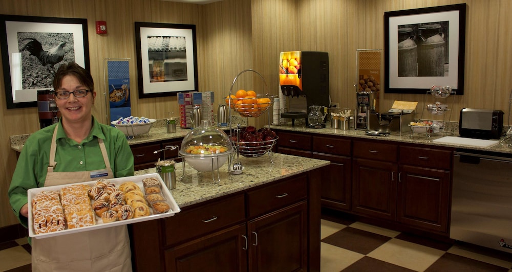 Hampton Inn Burlington - photo 19