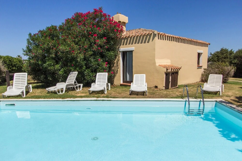 Charming Sea Villa shared pool Sleeps 6 V6IN — 4-Star Luxury Hotel in Stintino, Italy
