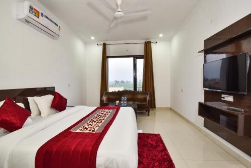 Hotel Royal Place 20618289 — Tarn Taran