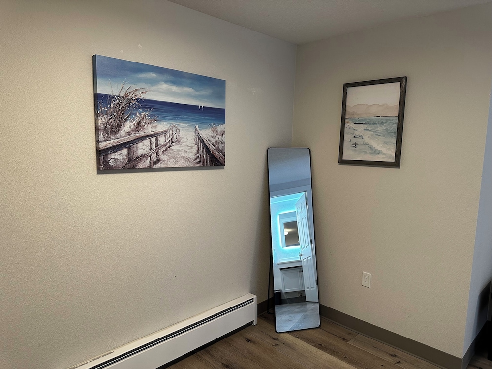 West Beach Suites - photo 29