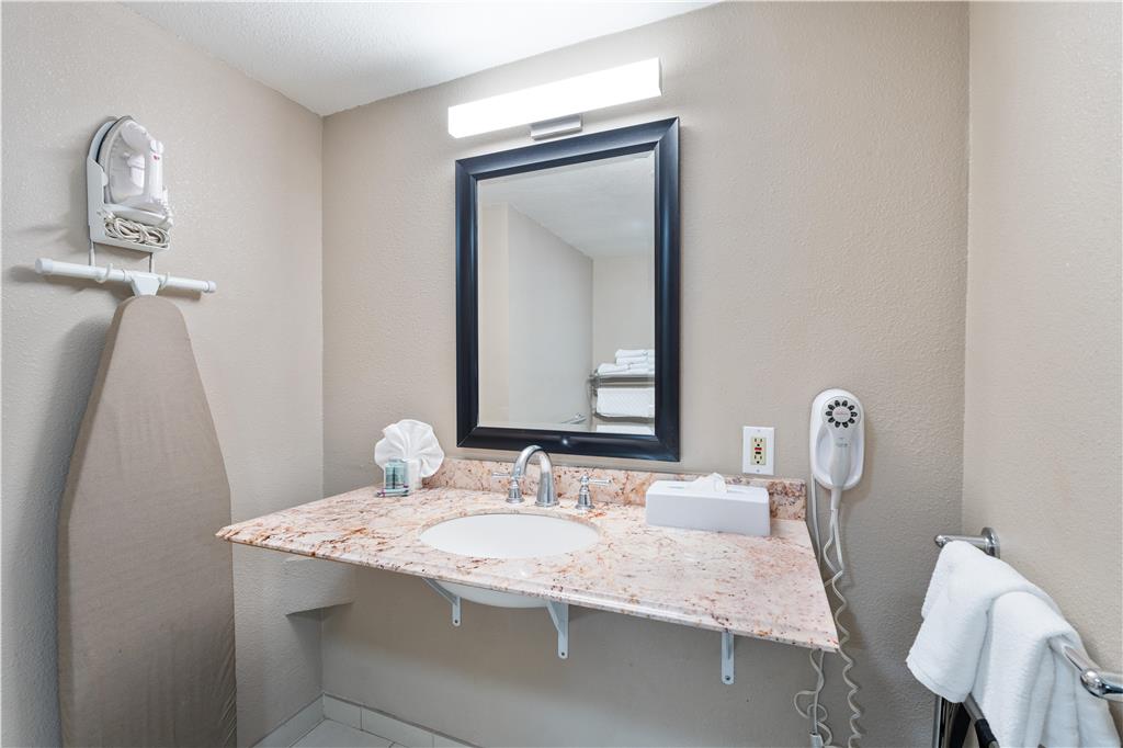 Best Western Los Alamitos Inn & Suites - photo 44