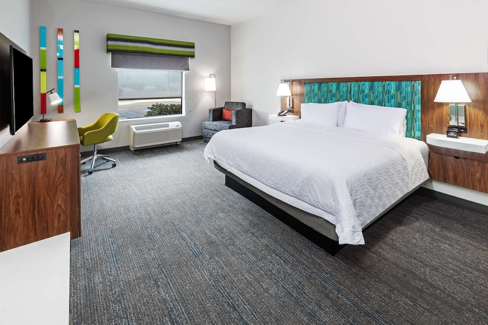 Hampton Inn & Suites Dallas I 30 Cockrell Hill - photo 4