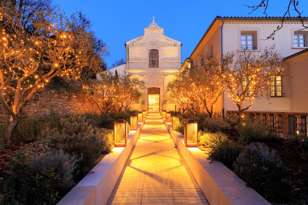 Le Couvent Des Minimes Un Hotel Spa L Occitane En Provence — Mane