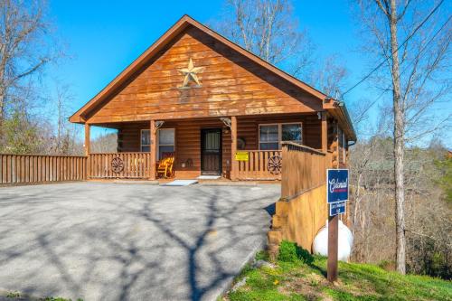 Luxury Theatre Cabin By Colonial Properties — 4-Star Luxury Hotel in Sevierville, United States