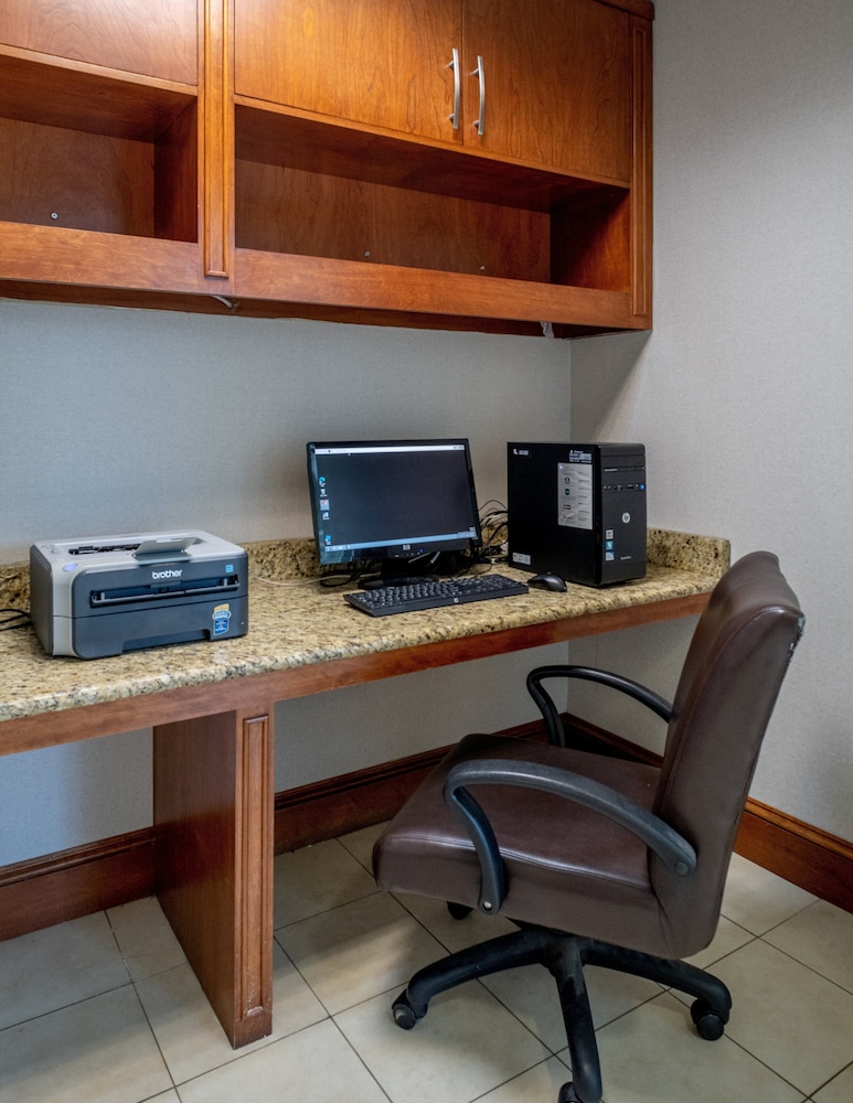 Holiday Inn Hotel & Suites Beckley by IHG - photo 20