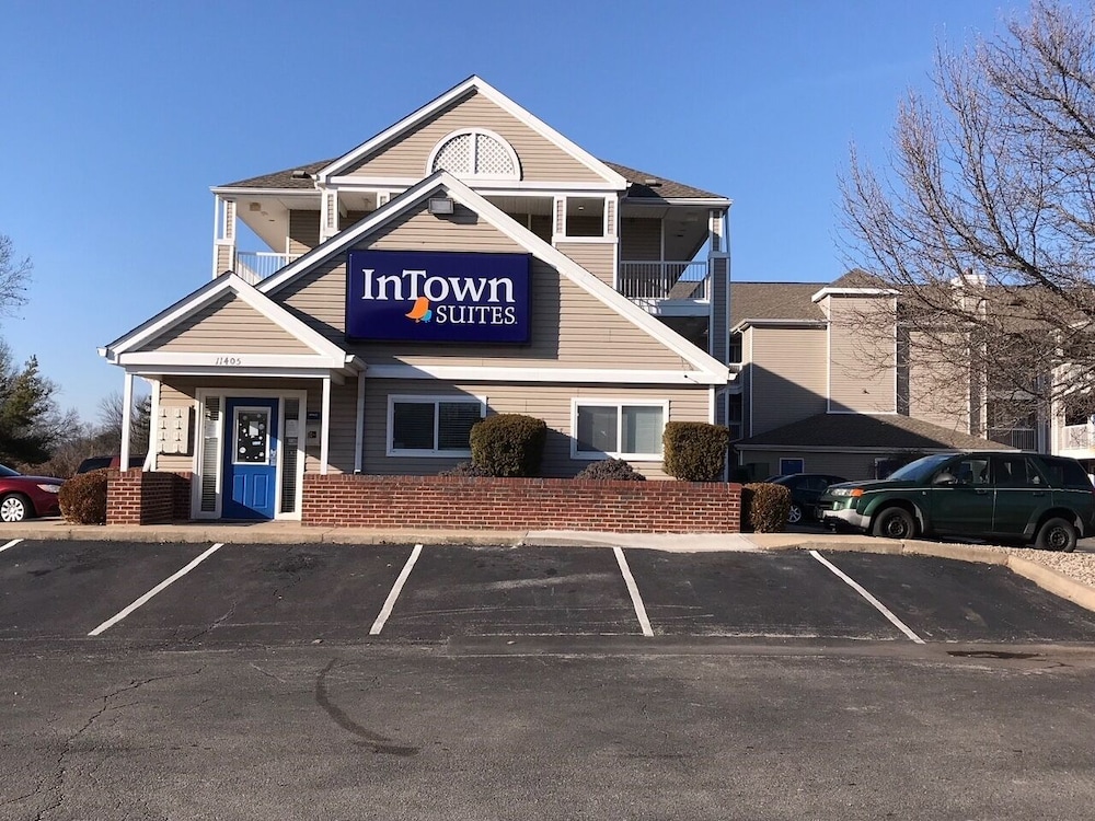 InTown Suites Extended Stay Louisville KY Northeast - photo 15