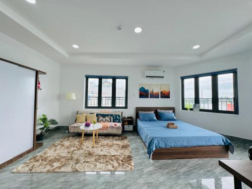 Three Little Birds in Ho Chi Minh City, Vietnam