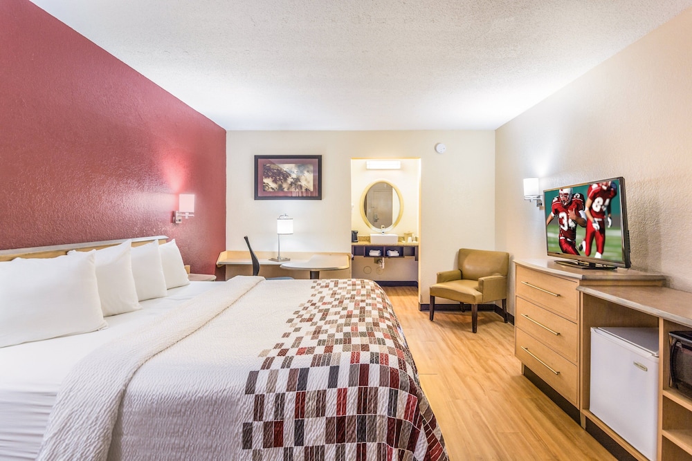 Red Roof Inn Williamsburg - photo 14