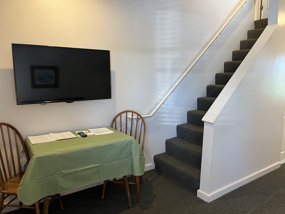 Traverse Bay Inn - photo 5