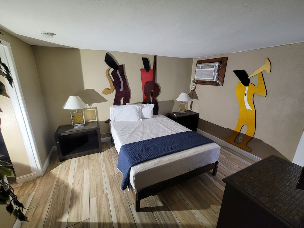 Desert Hills Motel - photo 36