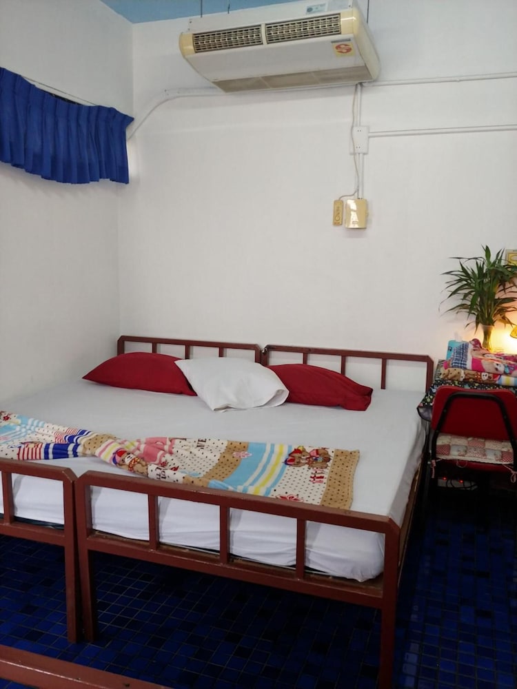 Prasuri Guest House