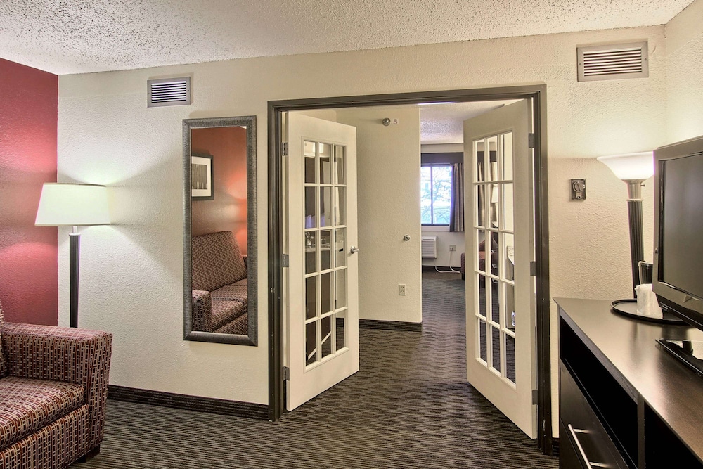 Blossom Hotel & Suites Traverse City - photo 19