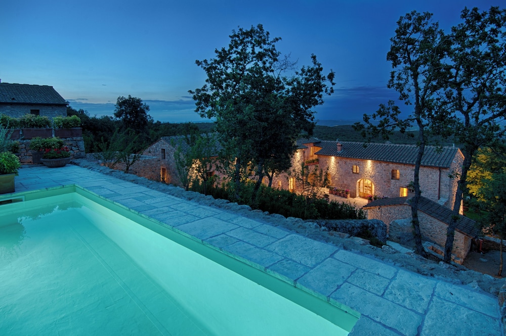 Relais la Costa Dimora Storica — 4-Star Luxury Hotel in Monteriggioni, Italy
