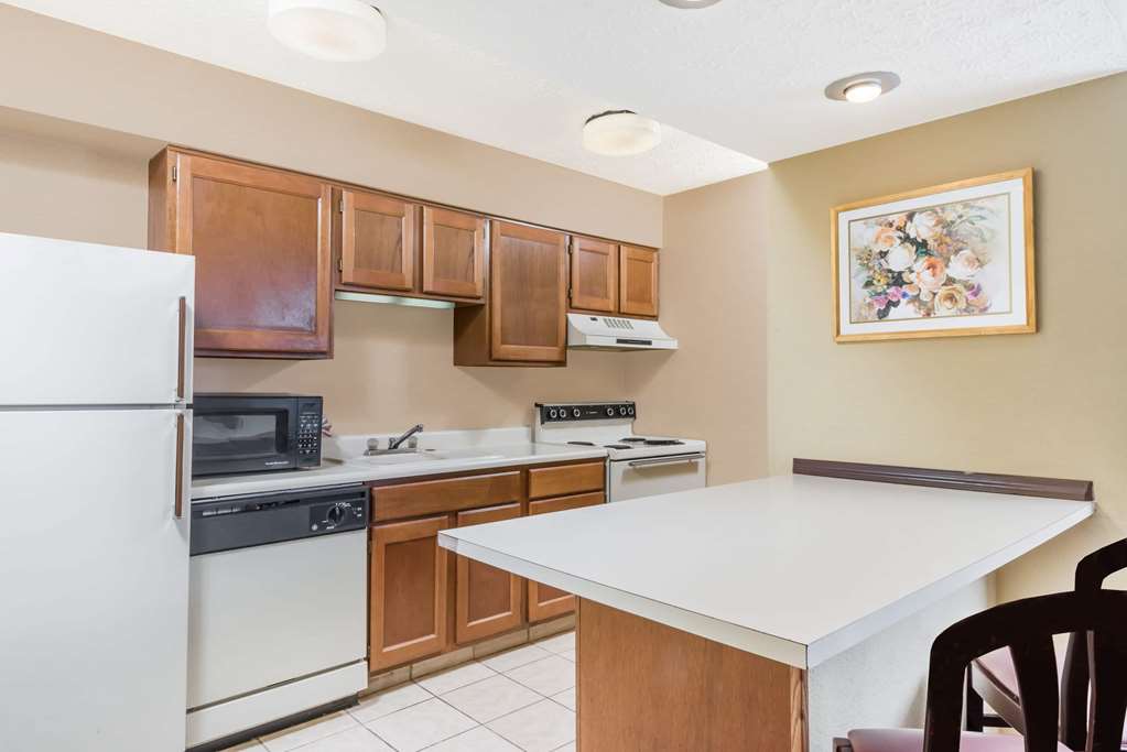 Hawthorn Extended Stay by Wyndham Columbus North - photo 12