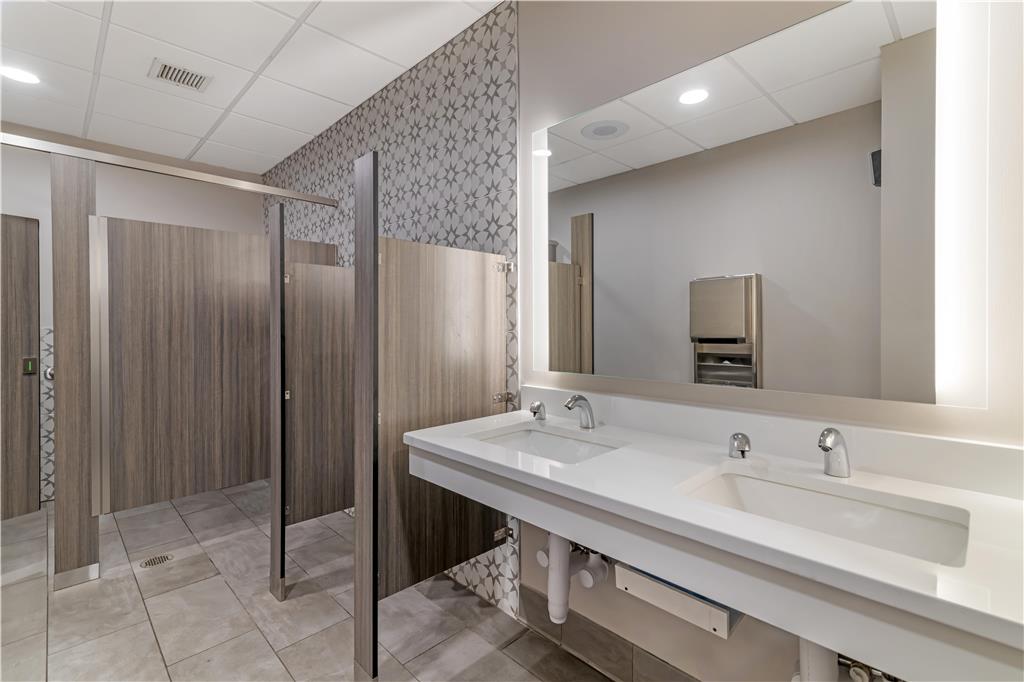 Best Western Royal Plaza Hotel & Trade Center - photo 82