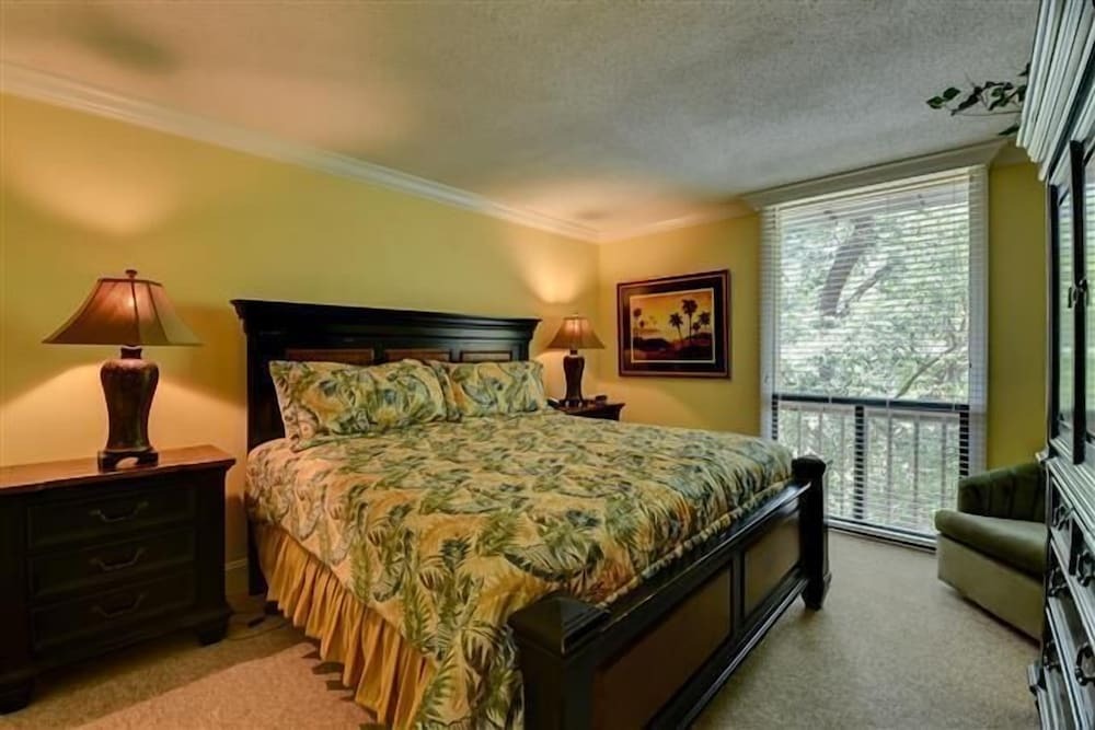 1033 Caravel Court at the Sea Pines Resort - photo 3
