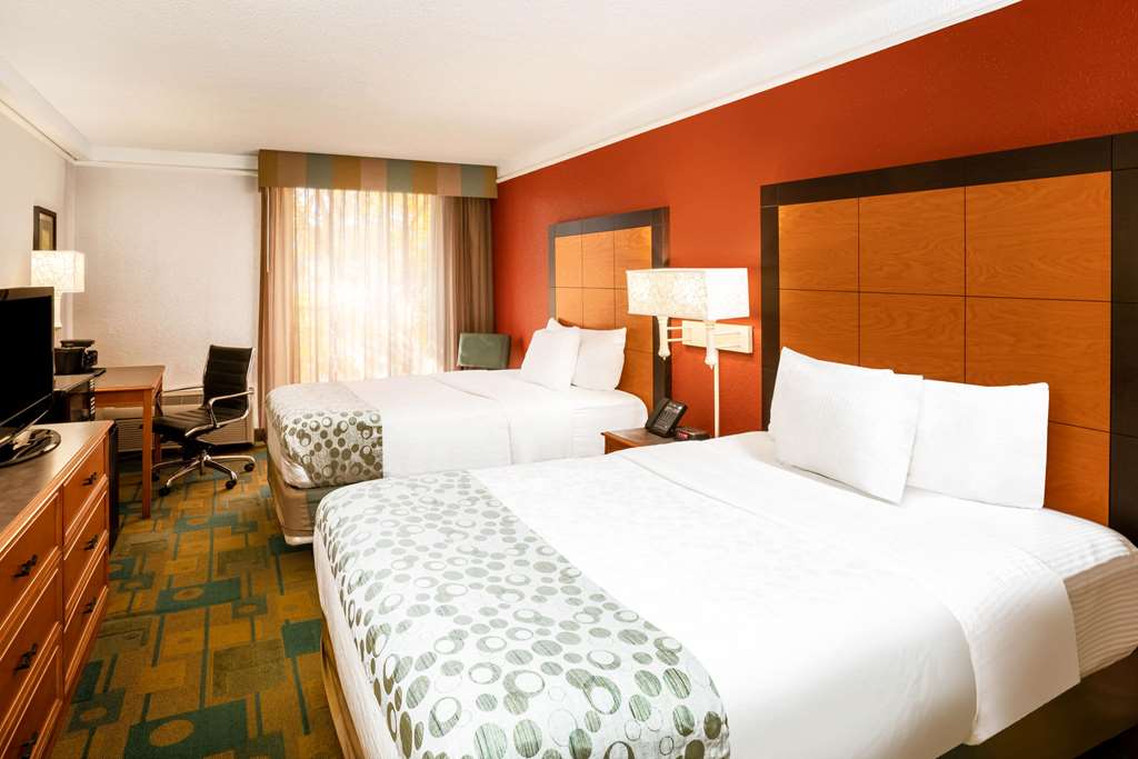 La Quinta Inn & Suites by Wyndham Nashville Airport Opryland - photo 37