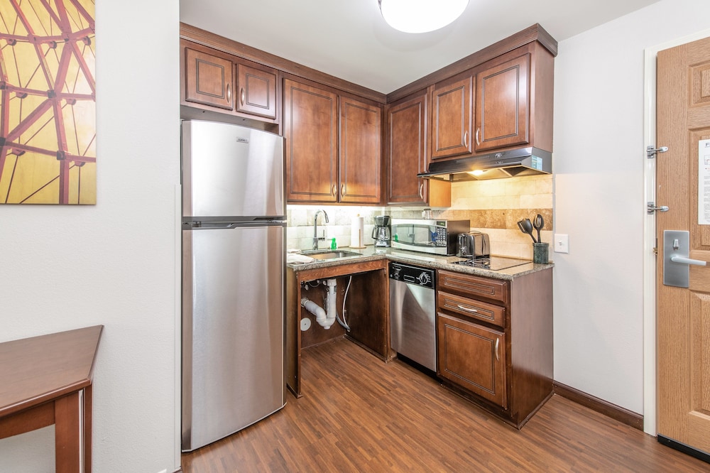 Staybridge Suites Charleston Ashley Phosphate - photo 12