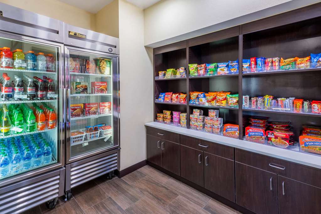 La Quinta Inn & Suites by Wyndham Artesia - photo 45
