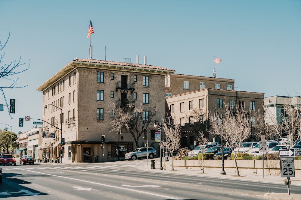 Hotel Petaluma Tapestry Collection by Hilton - photo 32