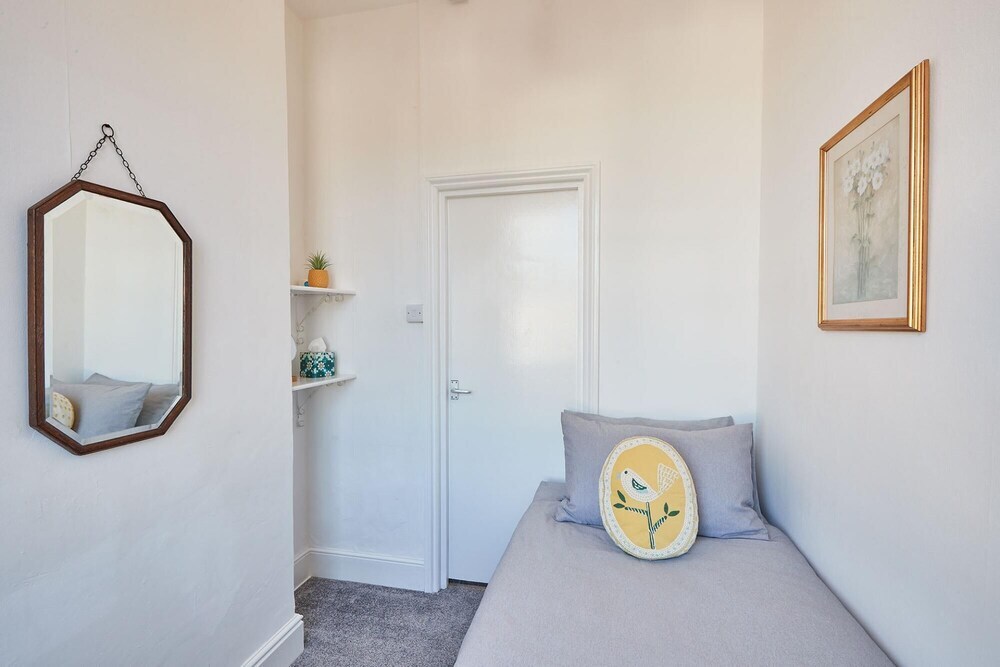 Beautiful Sea View Apartment in St Leonards on Sea — 4-Star Luxury Hotel in St Leonards, United Kingdom
