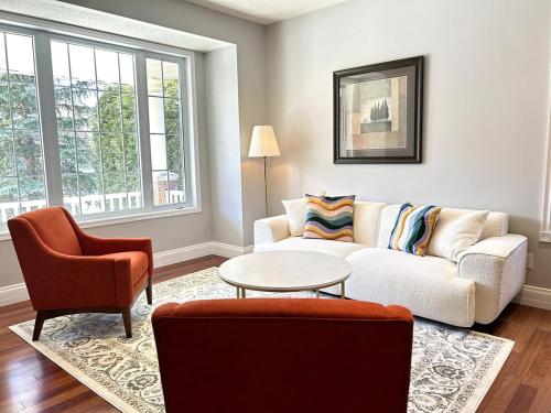 Spacious 4BR Near Kanata Tech Park in Ottawa, Canada