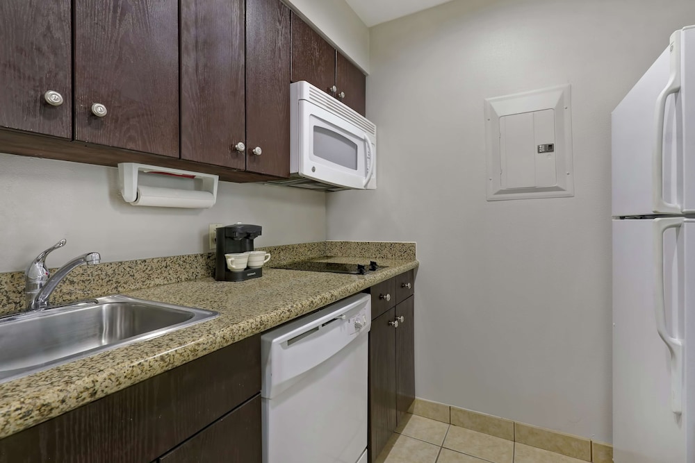 Homewood Suites by Hilton McAllen - photo 23