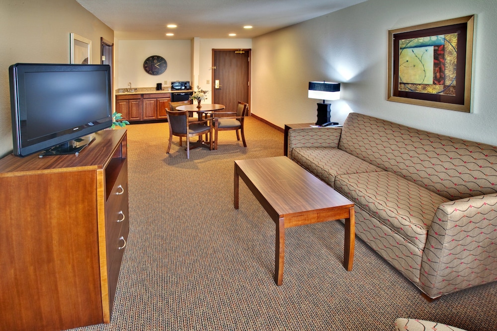 Holiday Inn Express Hotel & Suites Dubuque by IHG - photo 14