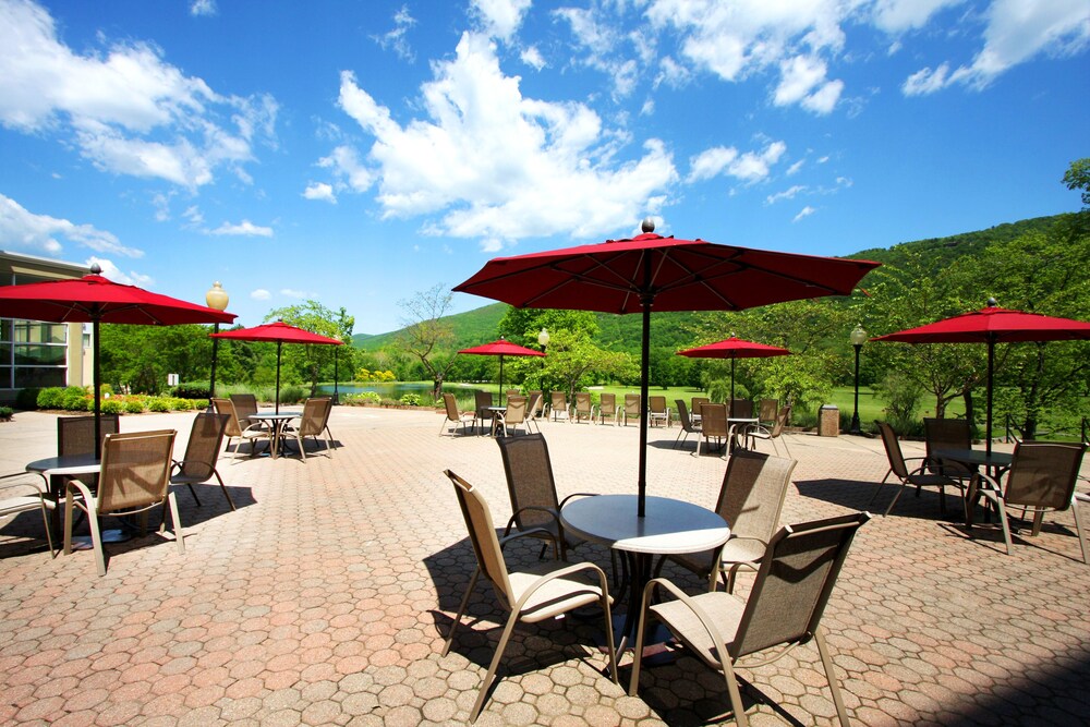 Honor's Haven Resort & Spa - photo 36