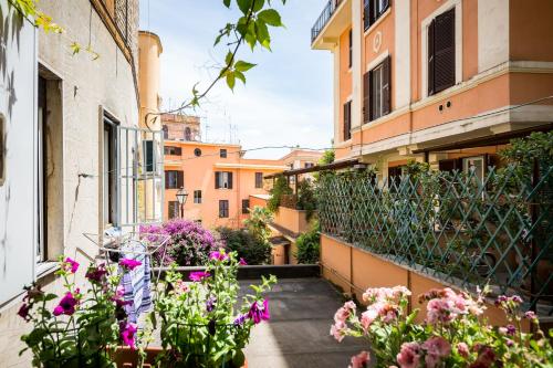 Studio via Nicola Fabrizi — 4-Star Luxury Hotel in Rome, Italy