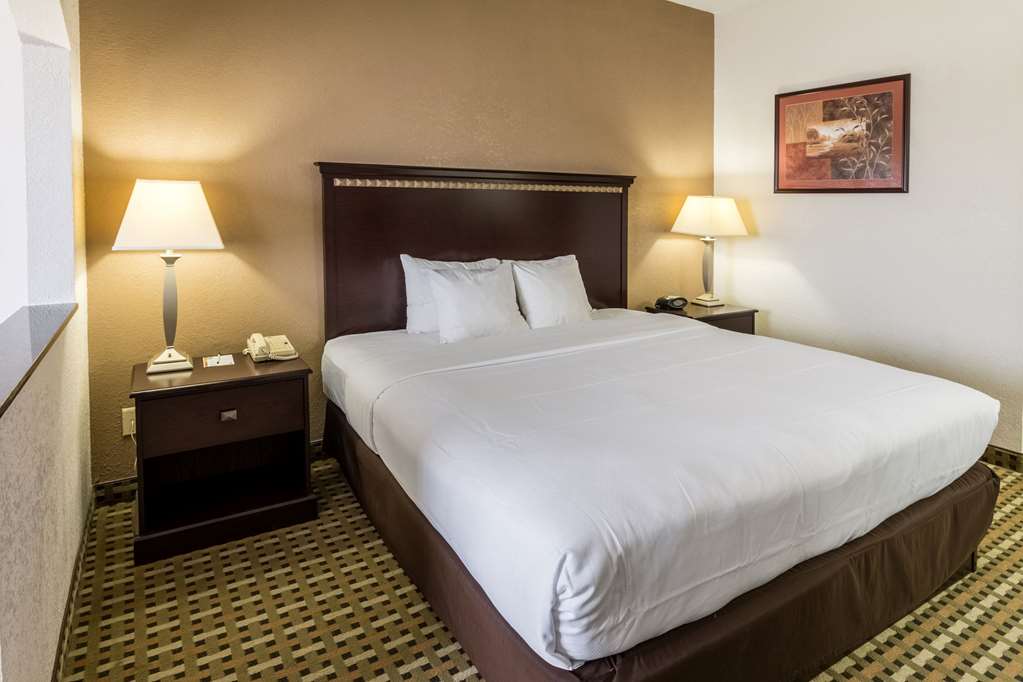 Quality Suites Burleson Ft. Worth - photo 17