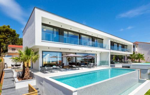Lovely Home In Medulin With Sauna — 5-Star Luxury Hotel in Medulin, Croatia