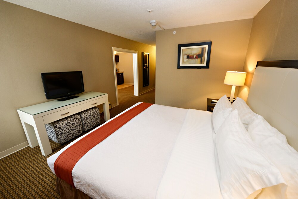 Holiday Inn Hotel & Suites Boston Peabody by IHG - photo 4