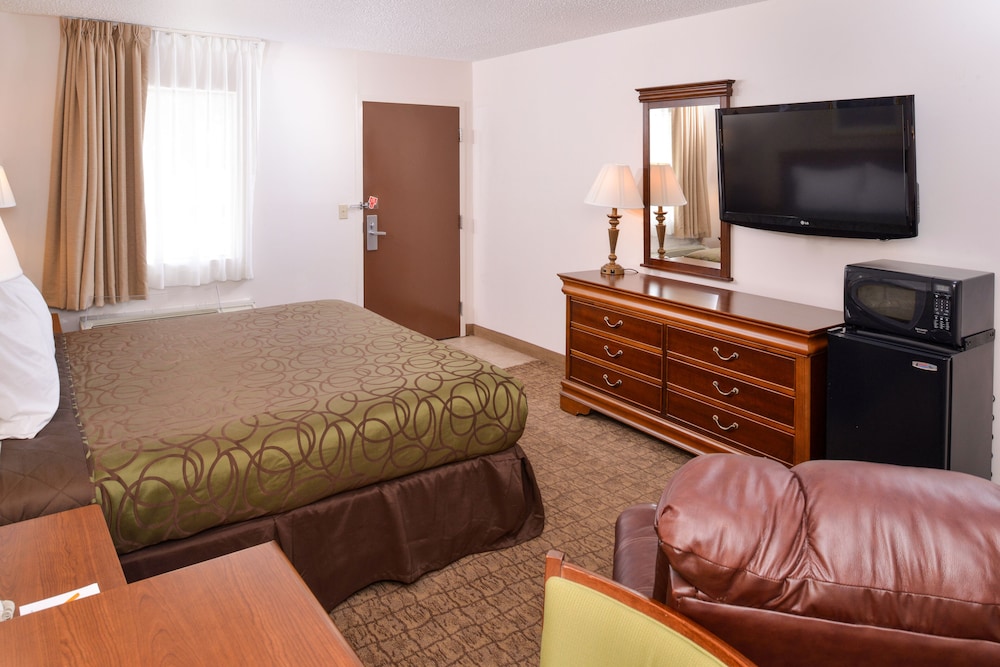 Briarwood Inn Of Geneva - photo 9