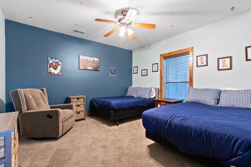 Updated Cabin Hiwassee Highlife — 4-Star Luxury Hotel in Decatur, United States