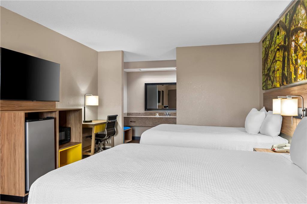 Days Inn by Wyndham Bainbridge - photo 22