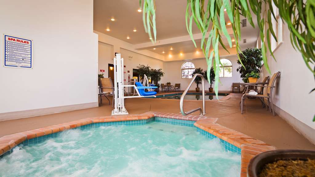Best Western Plus Deer Park Hotel & Suites - photo 27