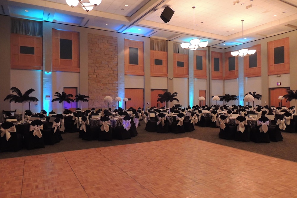 Fairfield Inn & Suites by Marriott Decatur at Decatur Conference Center - photo 34