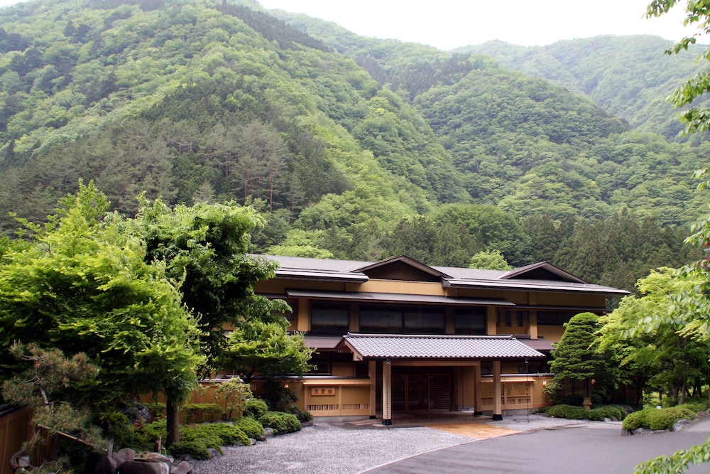 Nishiyama Onsen Keiunkan in Yamanashi, Japan
