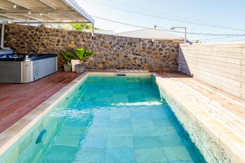 Villa ô ti paille en queue — 4-Star Luxury Hotel in Saint-Joseph, Réunion