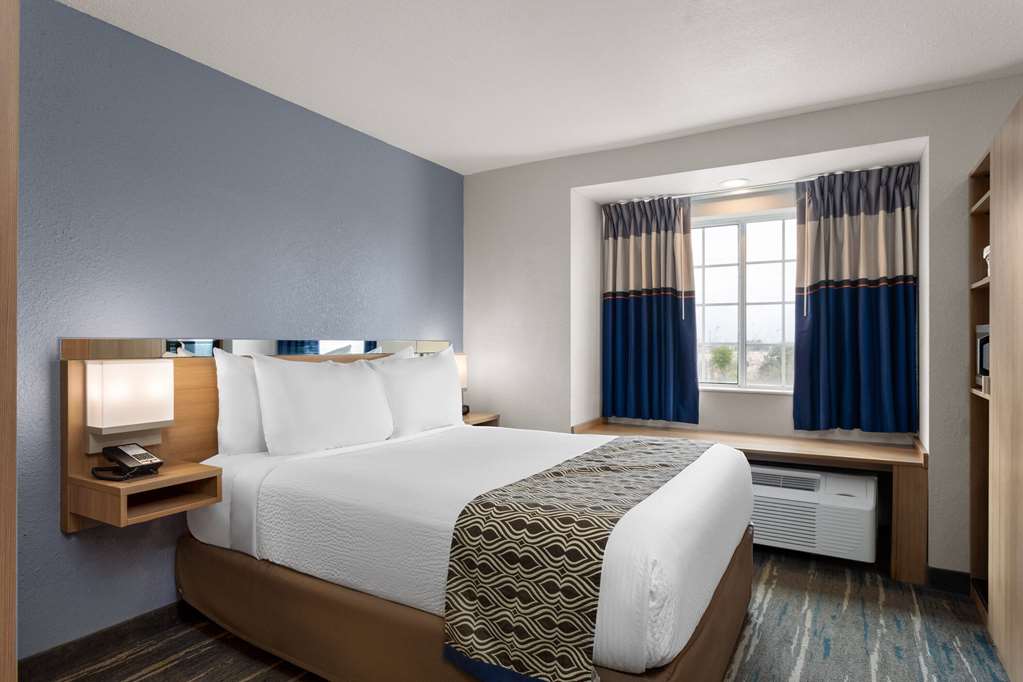 Microtel Inn & Suites by Wyndham Zephyrhills - photo 26