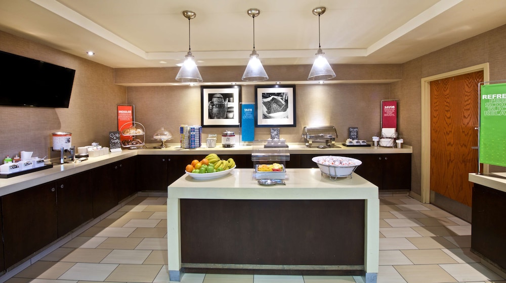 Hampton Inn & Suites N. Ft. Worth Alliance Airport - photo 46