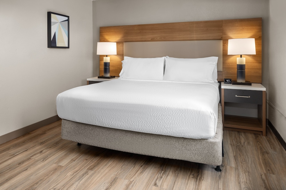 Candlewood Suites Richmond South by IHG - photo 22