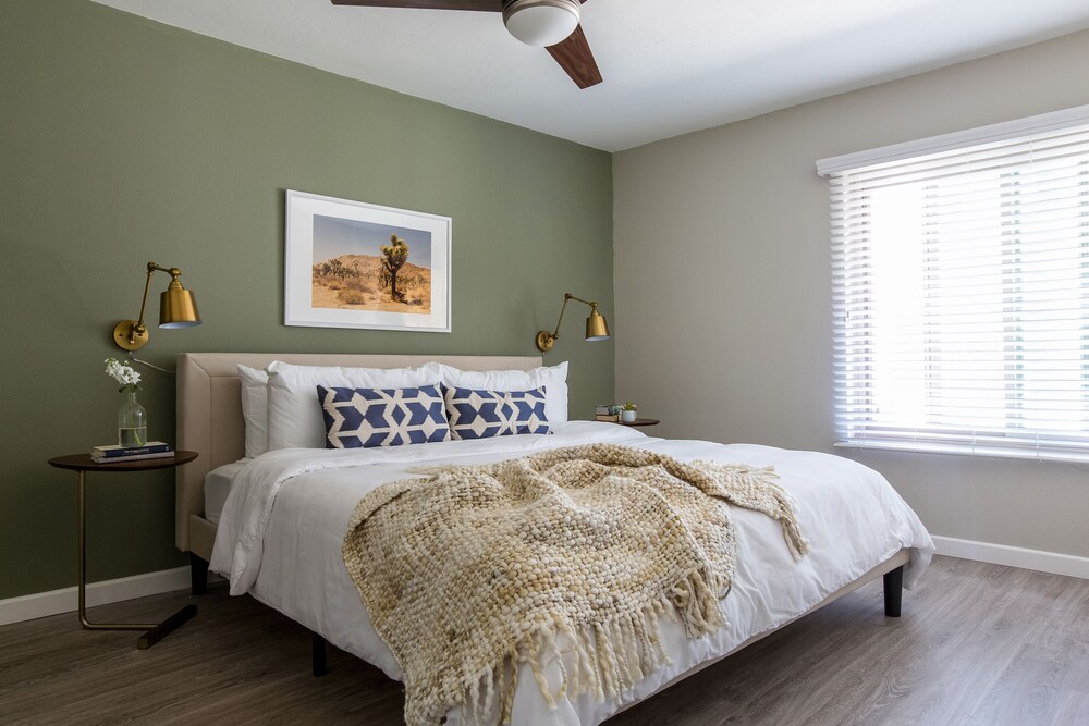 Superior Point Loma Suites by Sonder - photo 11