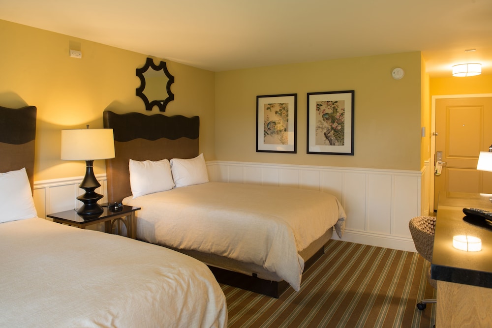 Lighthouse Lodge And Cottages - photo 21