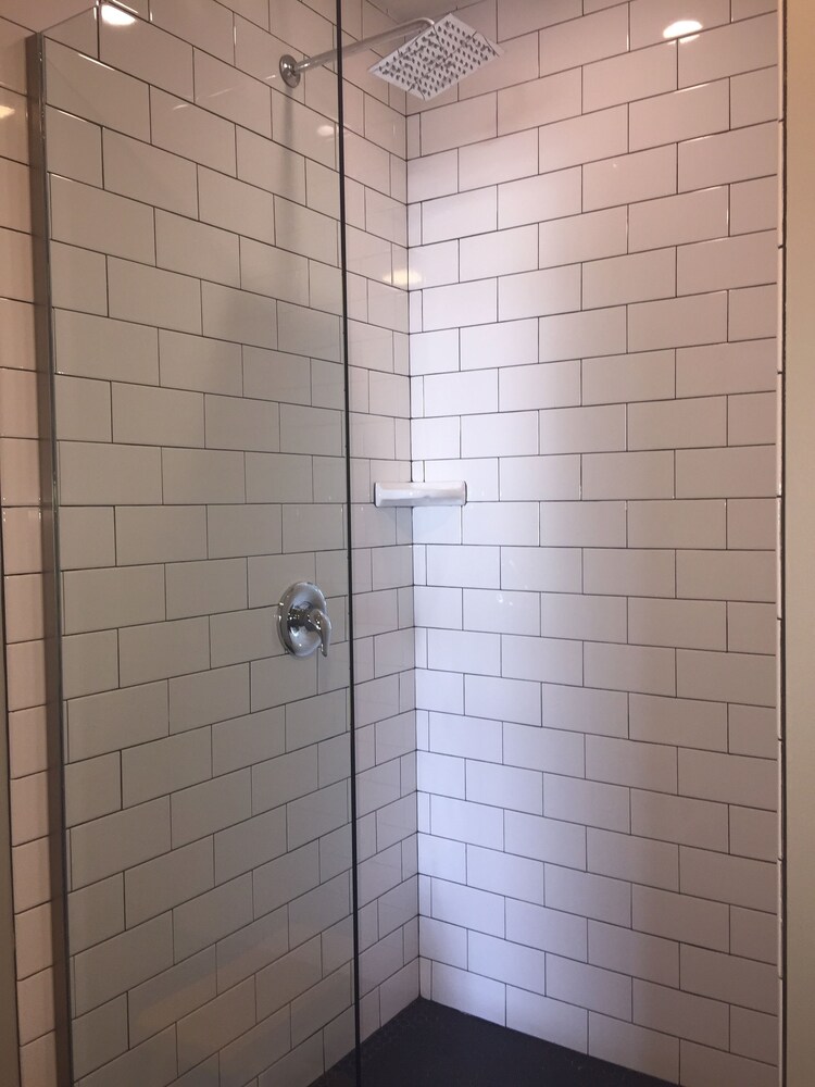 Hotel Kilbourne Downtown Sandusky - photo 25