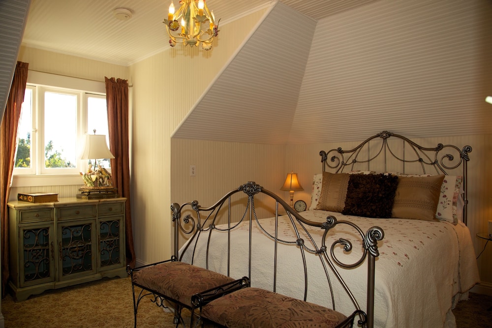 Monarch Cove Inn - photo 30