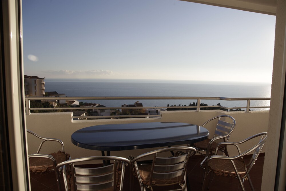 Adriatic - carbon neutral hotel in Ulcinj