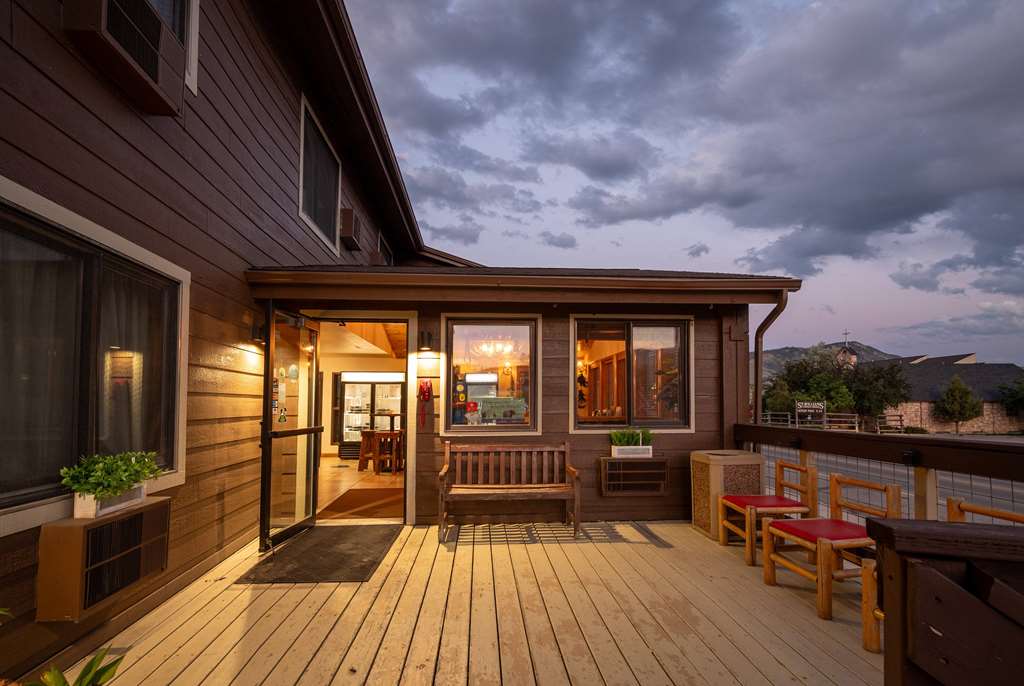 Super 8 by Wyndham Gardiner Yellowstone Park Area - photo 16