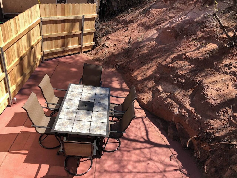Manitou Springs Downtown Escape - photo 11